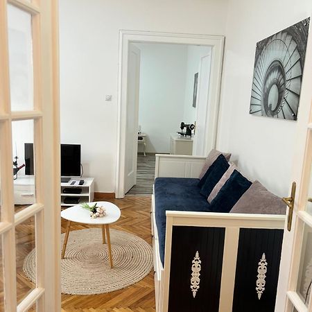 Center Retro Apartment Ниш Екстер'єр фото