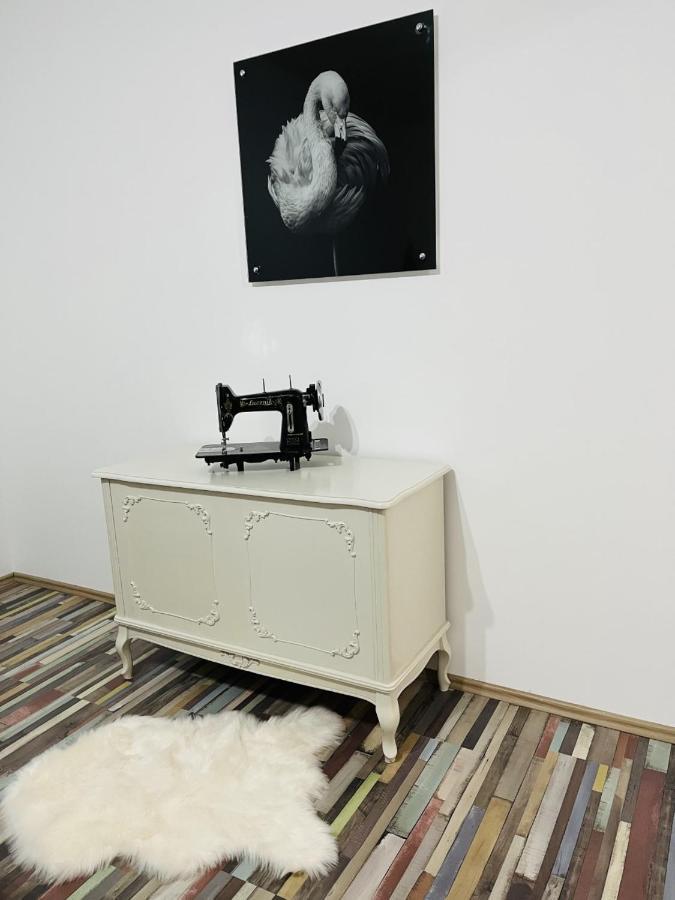 Center Retro Apartment Ниш Екстер'єр фото