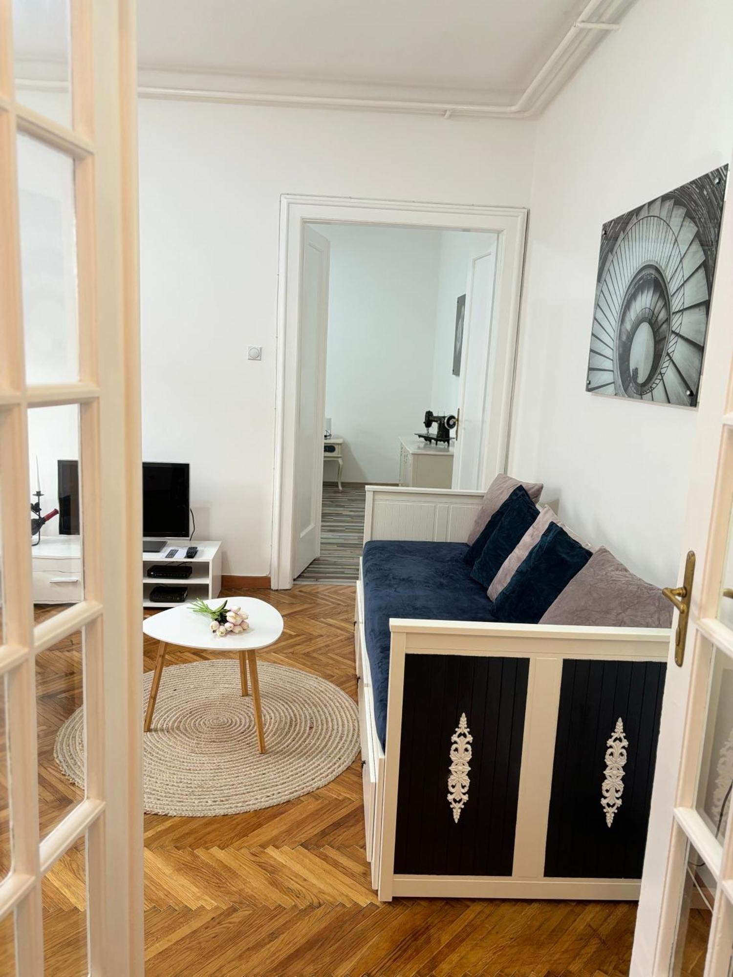 Center Retro Apartment Ниш Екстер'єр фото